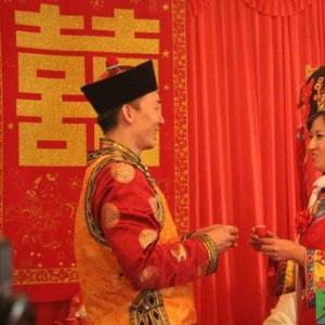 我國各地奇特的結(jié)婚習(xí)俗